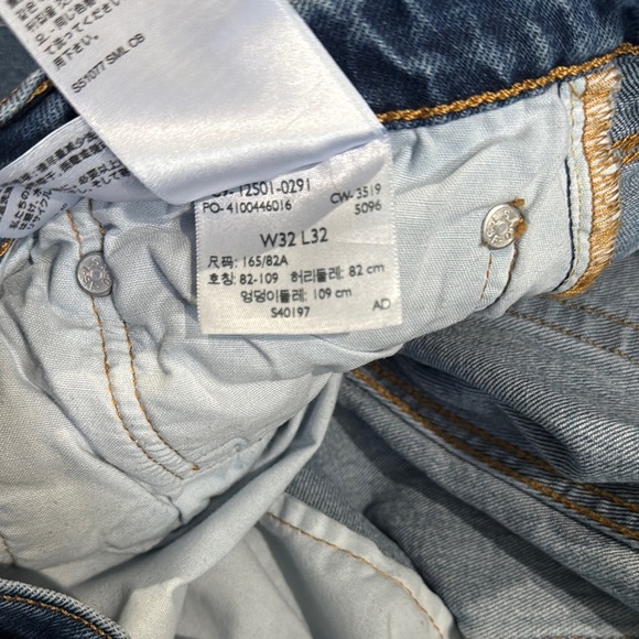 Levi's CAPRI Blue Denim Jeans with Signature Patch - Picture 10 of 12